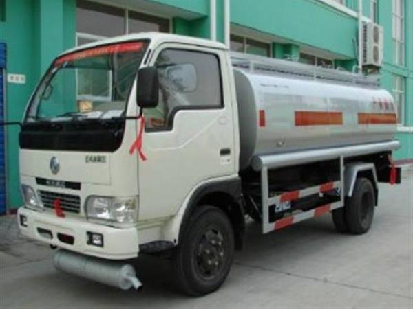 Xe chở xăng dầu 8 khối Dongfeng