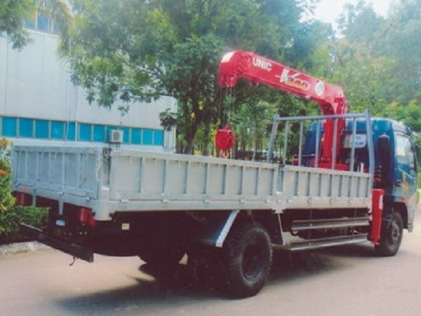 xe tải VEAM 5 tấn  gắn cẩu unic 344