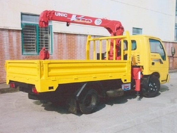 xe thaco K165 gắn cẩu unic 233 (2 tấn 3 đốt)