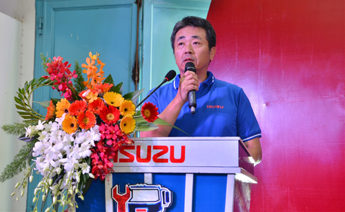 Ông Hidekazu Noto  Tổng Giám đốc Isuzu Việt Nam phát biểu khai mạc về định hướng phát triển toàn diện & bền vững